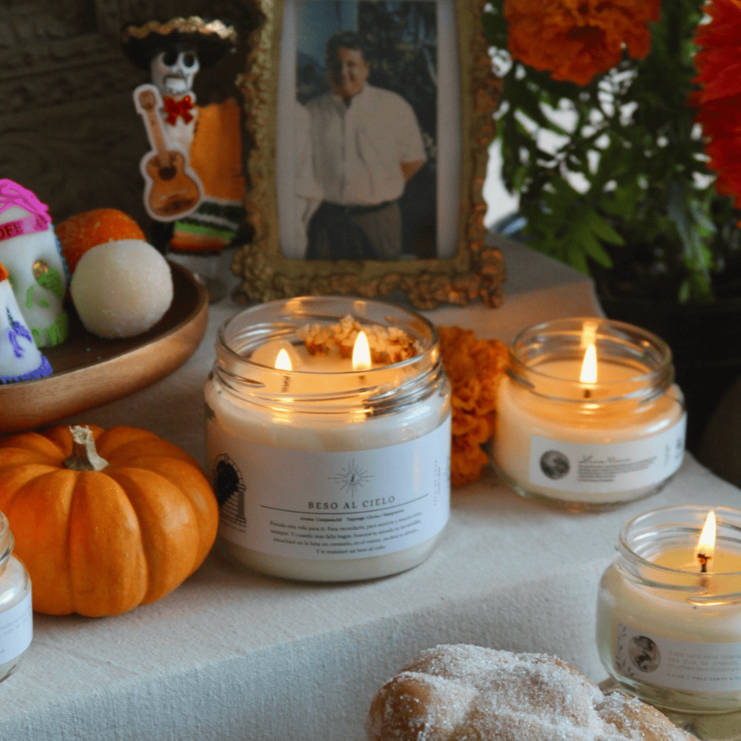 Vela aromática de soya Beso al Cielo aroma a flor de cempasúchil 240 g