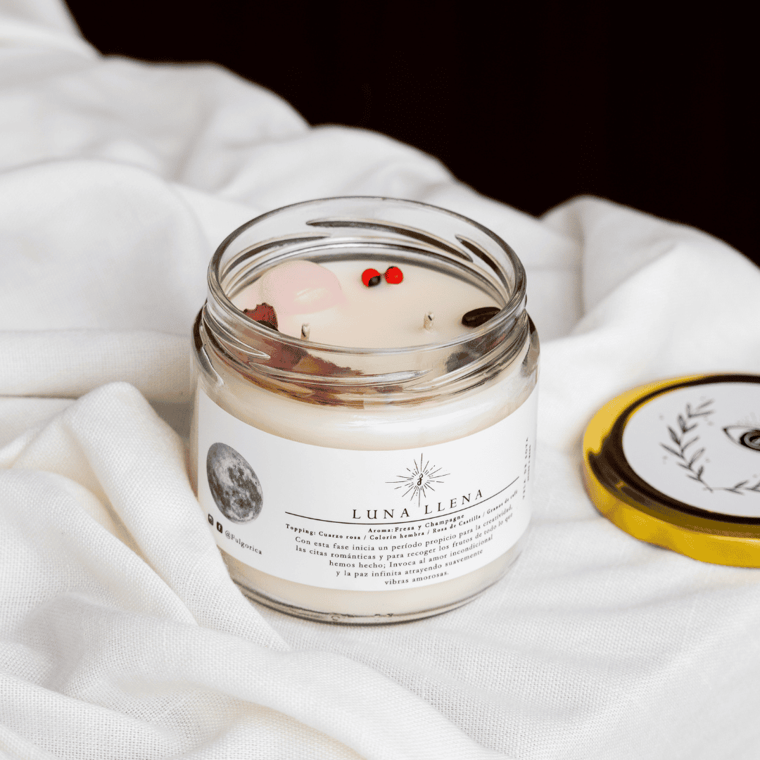 Vela aromática de soya Luna Llena aroma a fresas con champagne 240 g